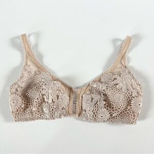 Victoria’s Secret “Dream Angels lace bralette” small